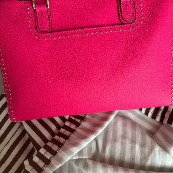 Henri Bendel NEW pink Leather Shoulder Stunning bag with zip & button closure - Picture 3 of 10